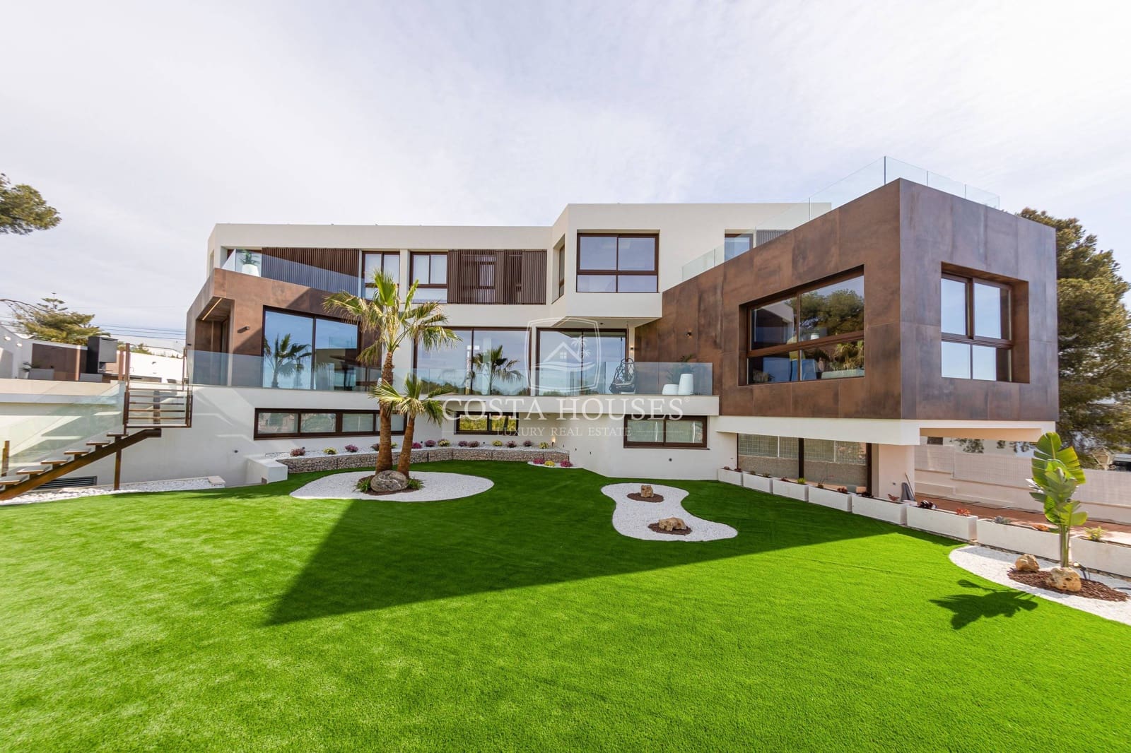 5 bedroom Villa for sale in Benidorm with pool garage - € 2,825,000 (Ref: 8864031)