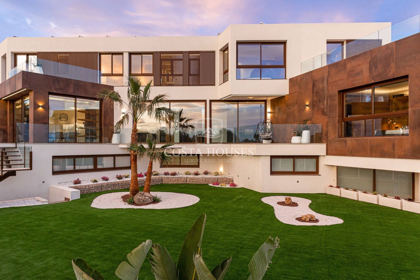 5 bedroom Villa for sale in Benidorm with pool garage - € 2,825,000 (Ref: 8864031)