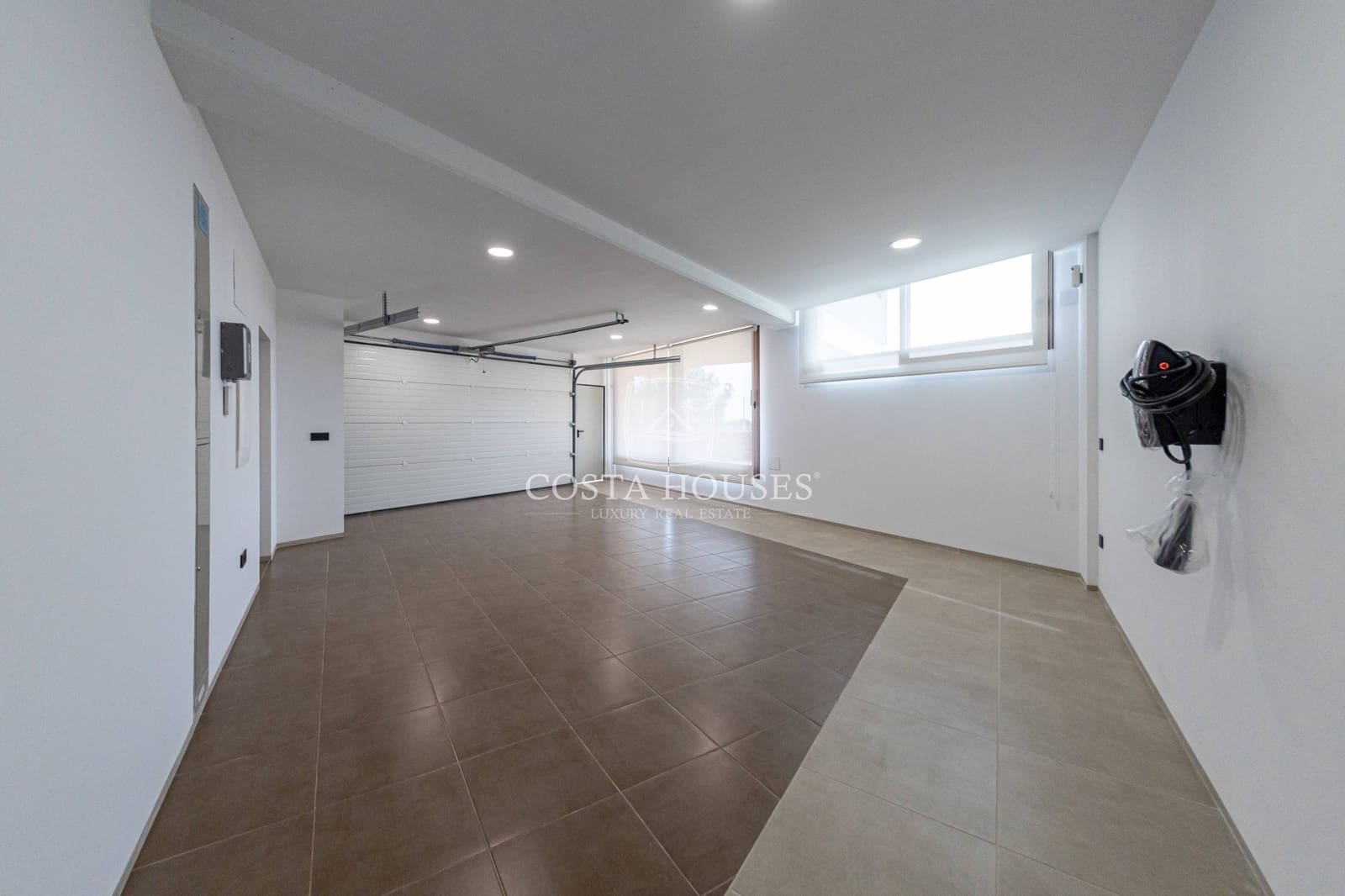 5 bedroom Villa for sale in Benidorm with pool garage - € 2,825,000 (Ref: 8864031)