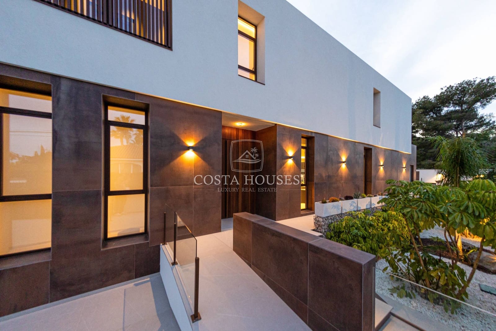 5 bedroom Villa for sale in Benidorm with pool garage - € 2,825,000 (Ref: 8864031)