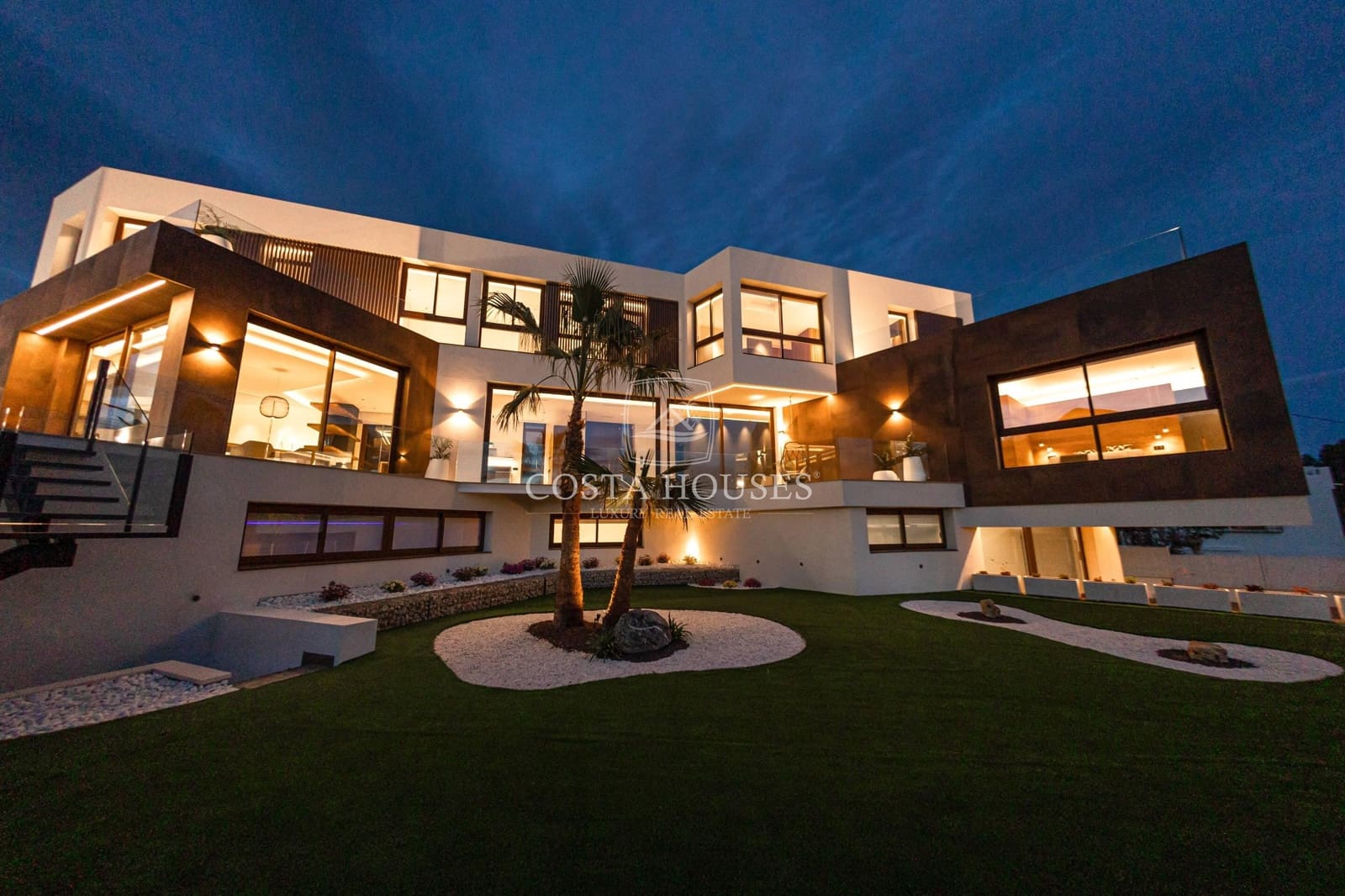 5 bedroom Villa for sale in Benidorm with pool garage - € 2,825,000 (Ref: 8864031)