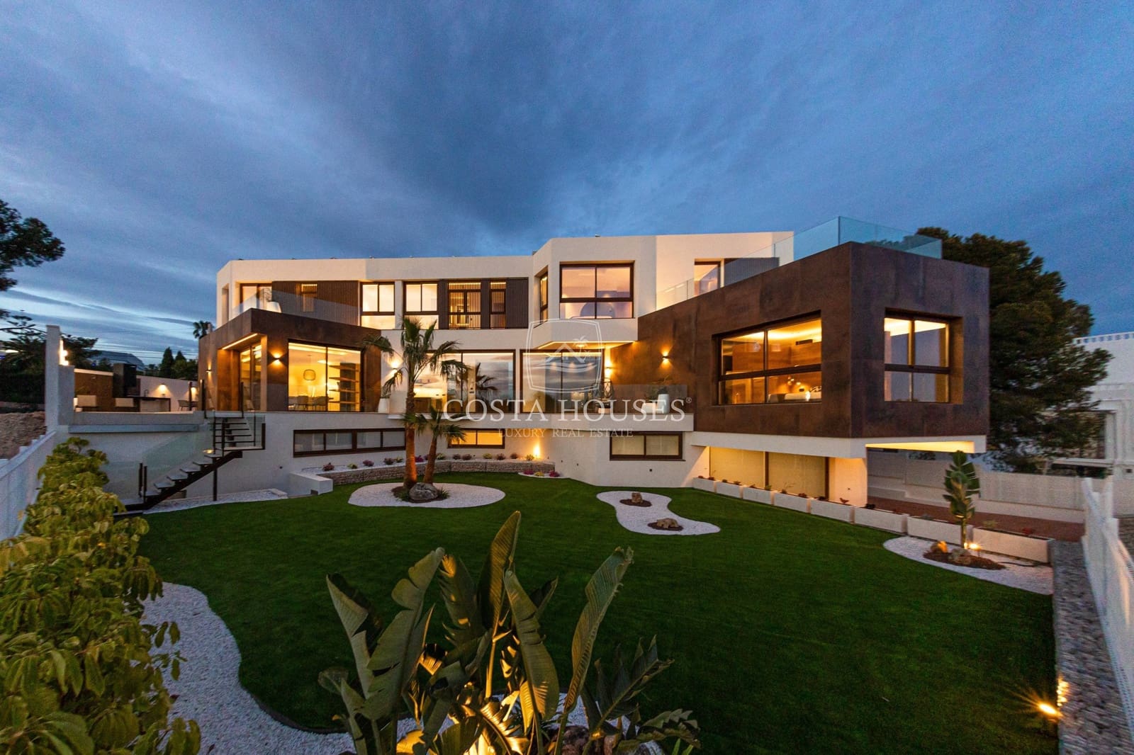 5 bedroom Villa for sale in Benidorm with pool garage - € 2,825,000 (Ref: 8864031)
