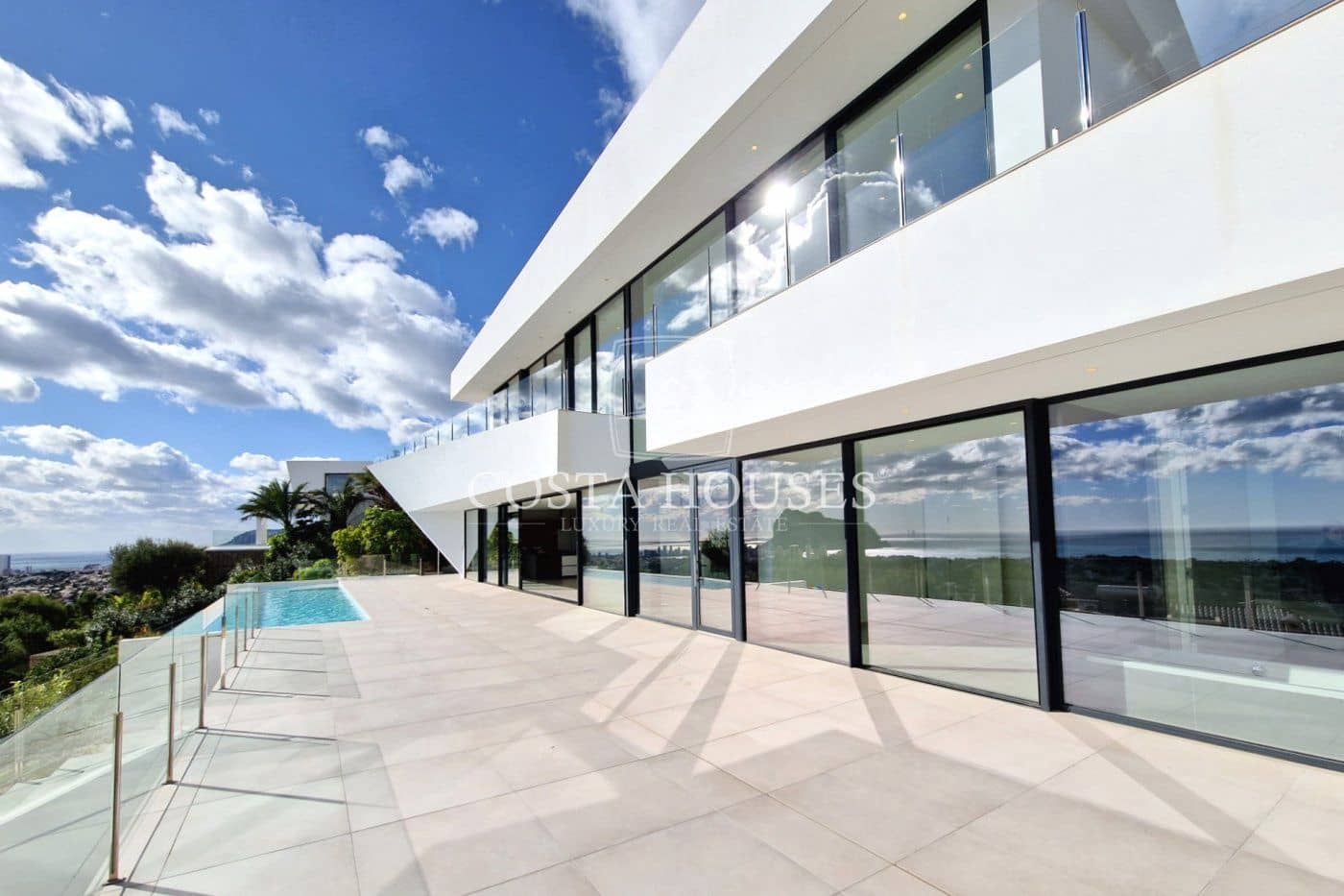 5 soveværelse Villa til salg i Benissa med swimmingpool garage - € 2.900.000 (Ref: 8864032)