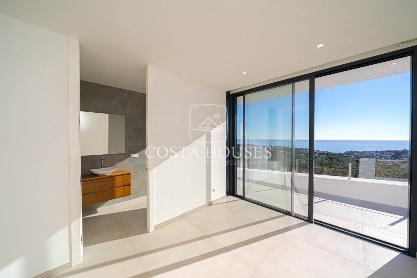 5 soveværelse Villa til salg i Benissa med swimmingpool garage - € 2.900.000 (Ref: 8864032)