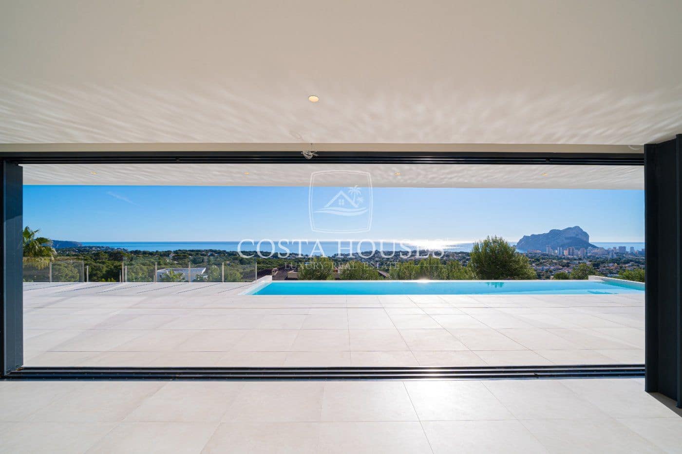 5 soveværelse Villa til salg i Benissa med swimmingpool garage - € 2.900.000 (Ref: 8864032)