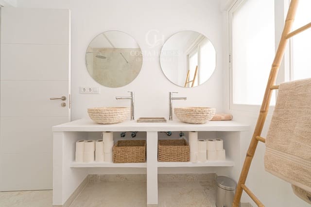 4 slaapkamer Villa te koop in Moraira, Teulada-Moraira met garage - € 2.500.000 (Ref: 8864034)