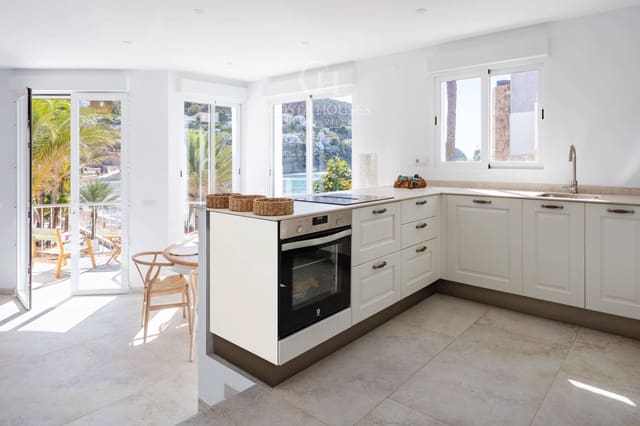 4 slaapkamer Villa te koop in Moraira, Teulada-Moraira met garage - € 2.500.000 (Ref: 8864034)