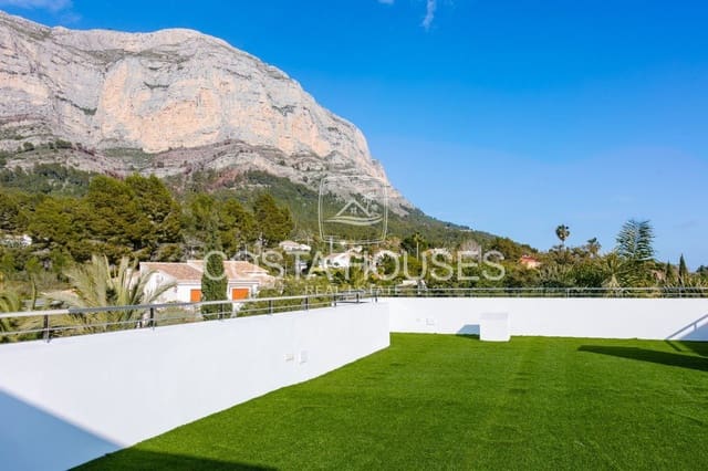 4 bedroom Villa for sale in Montgó - Ermita, Javea / Xàbia with pool garage - € 2,950,000 (Ref: 8864039)