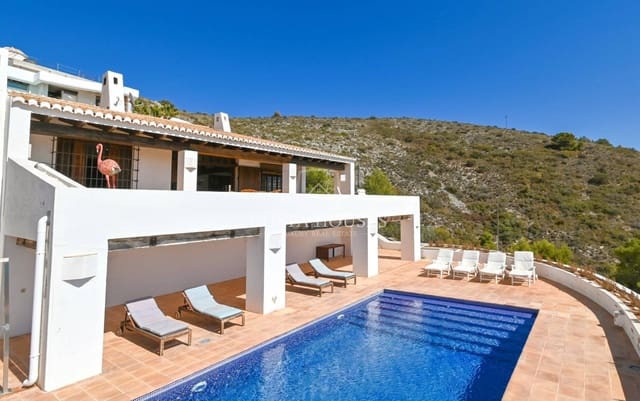 5 soverom Villa til salgs i Moraira, Teulada-Moraira med svømmebasseng garasje - € 2 750 000 (Ref: 8864045)