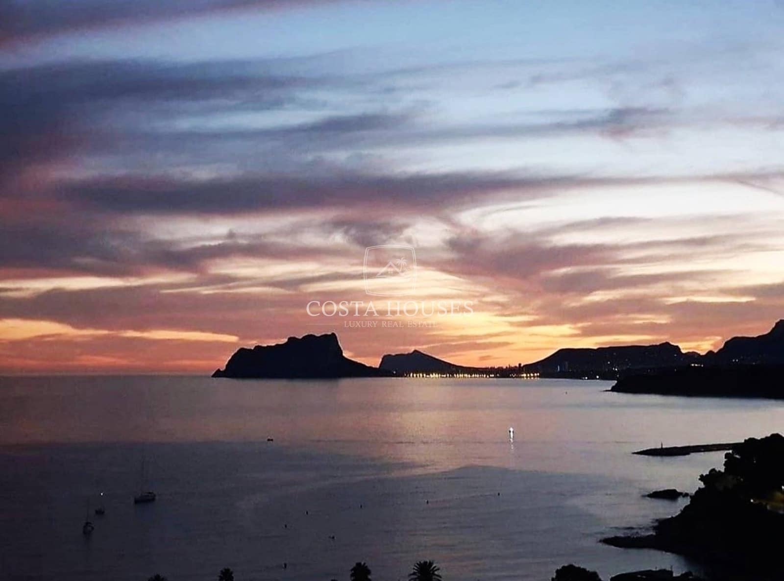 5 soverom Villa til salgs i Moraira med svømmebasseng garasje - € 2 750 000 (Ref: 8864045)