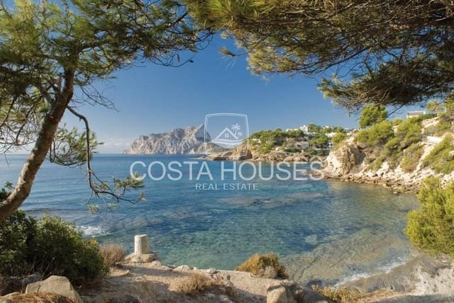 5 bedroom Villa for sale in Benissa with pool garage - € 3,125,000 (Ref: 8864046)