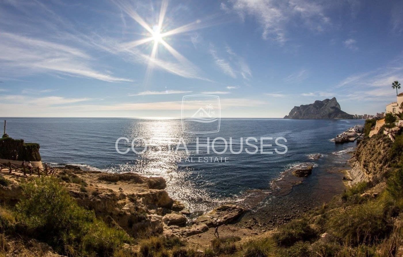 5 bedroom Villa for sale in Benissa with pool garage - € 3,125,000 (Ref: 8864046)