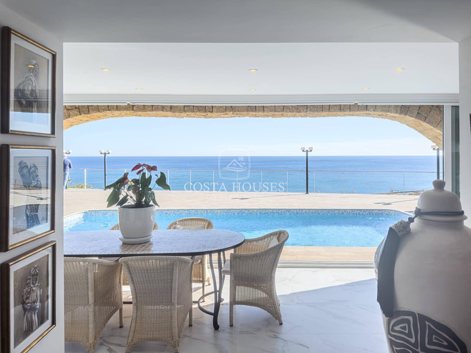 4 bedroom Villa for sale in Benissa with pool garage - € 2,650,000 (Ref: 8864048)