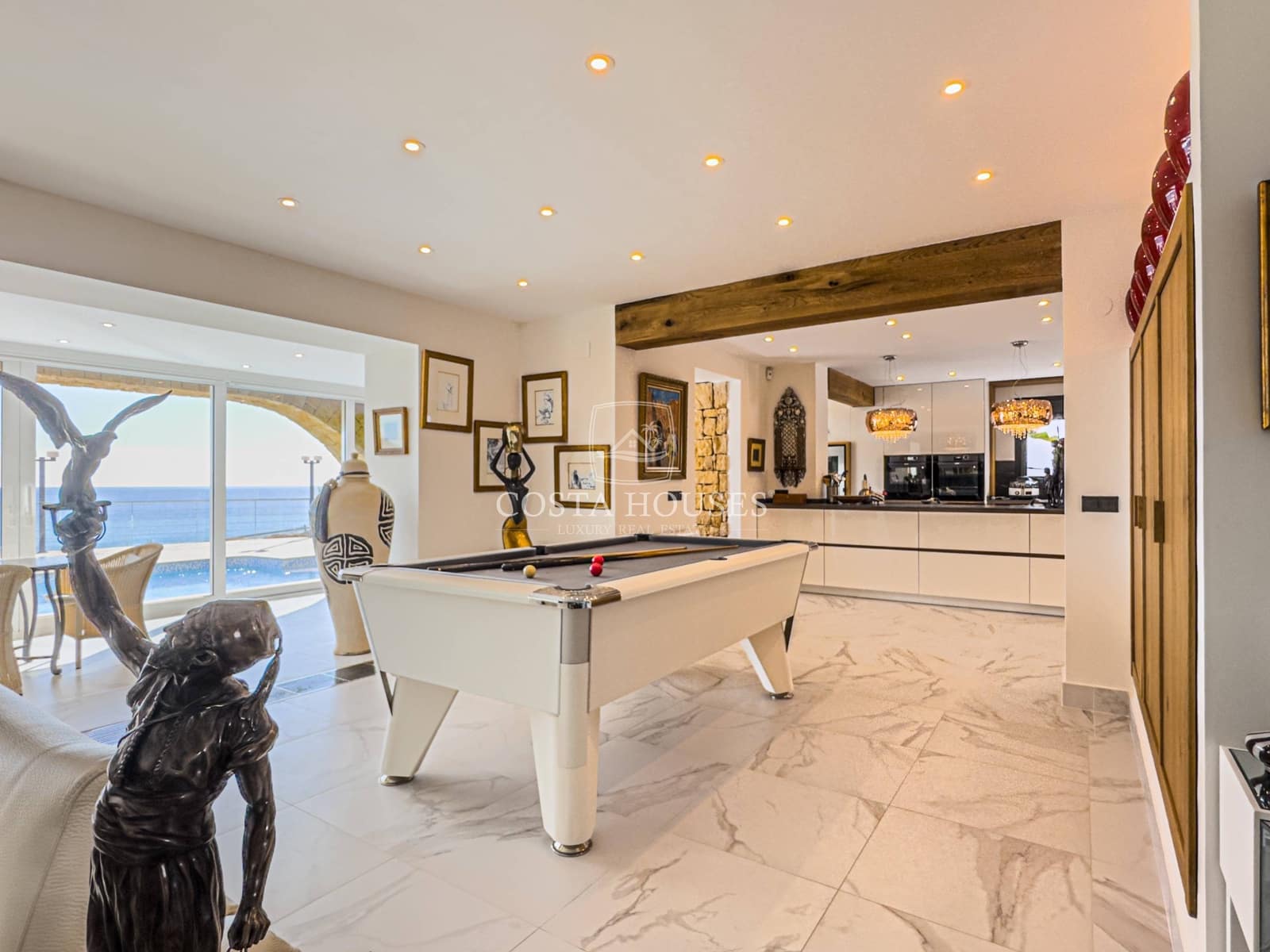 4 bedroom Villa for sale in Benissa with pool garage - € 2,650,000 (Ref: 8864048)