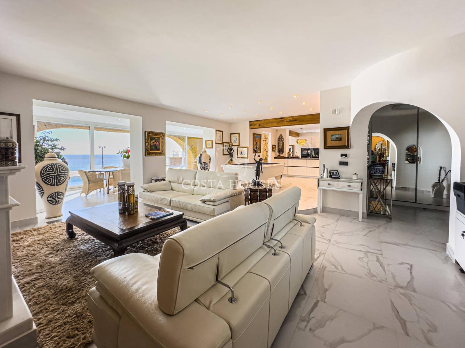 4 bedroom Villa for sale in Benissa with pool garage - € 2,650,000 (Ref: 8864048)