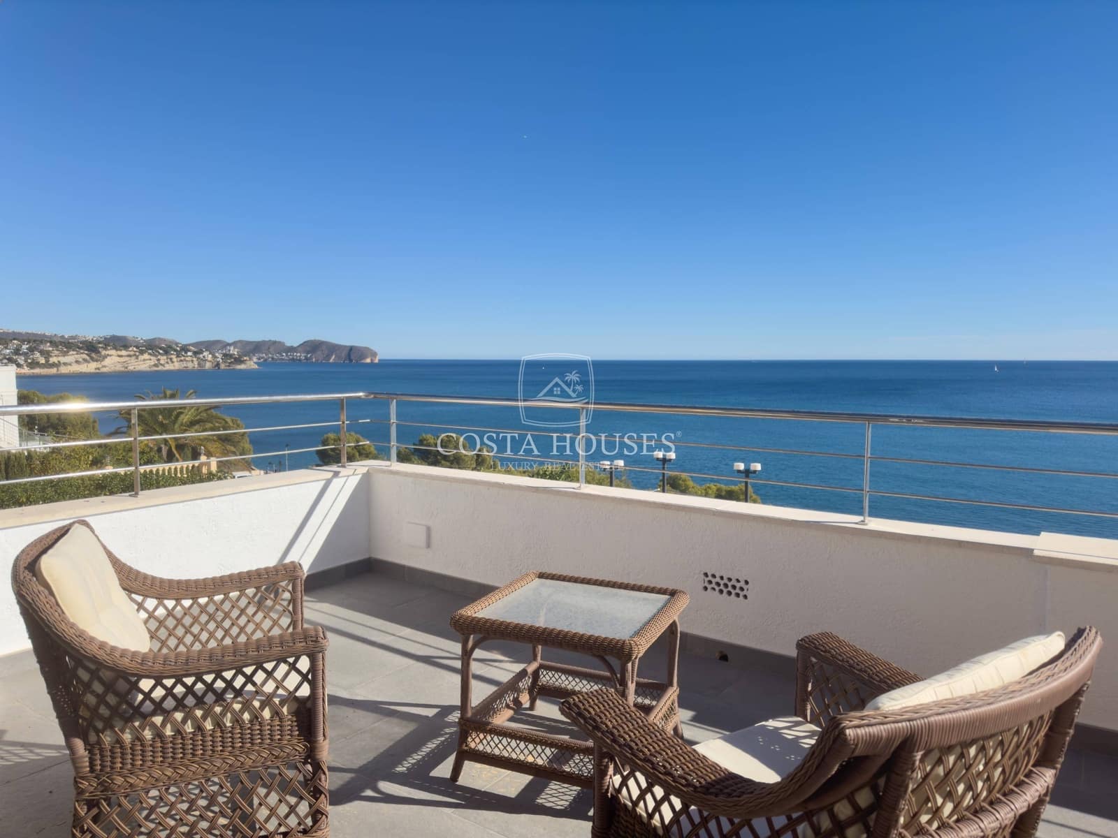 4 bedroom Villa for sale in Benissa with pool garage - € 2,650,000 (Ref: 8864048)