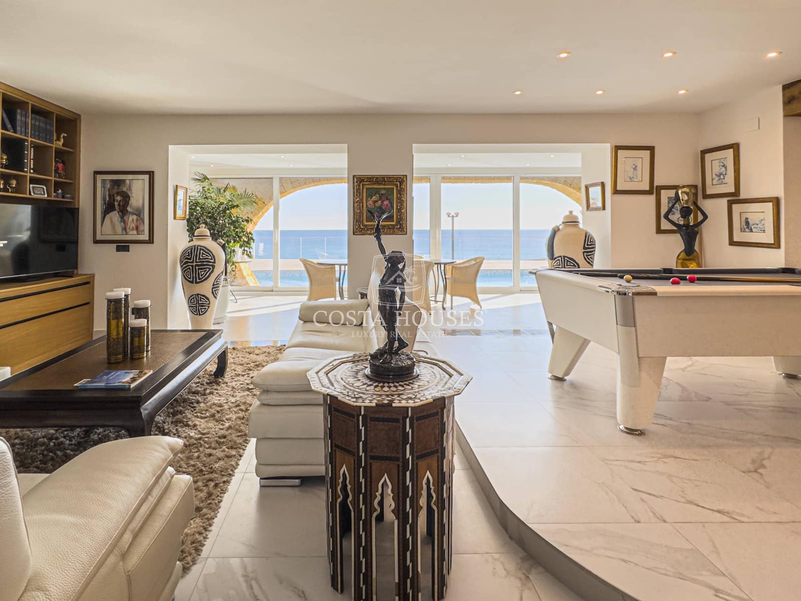 4 bedroom Villa for sale in Benissa with pool garage - € 2,650,000 (Ref: 8864048)