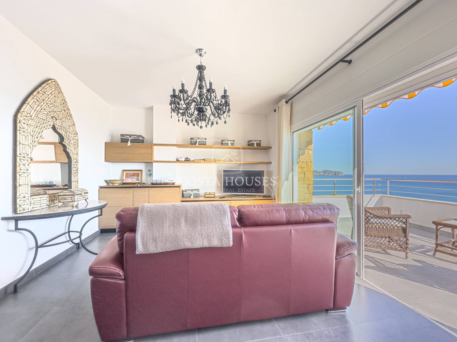 4 bedroom Villa for sale in Benissa with pool garage - € 2,650,000 (Ref: 8864048)