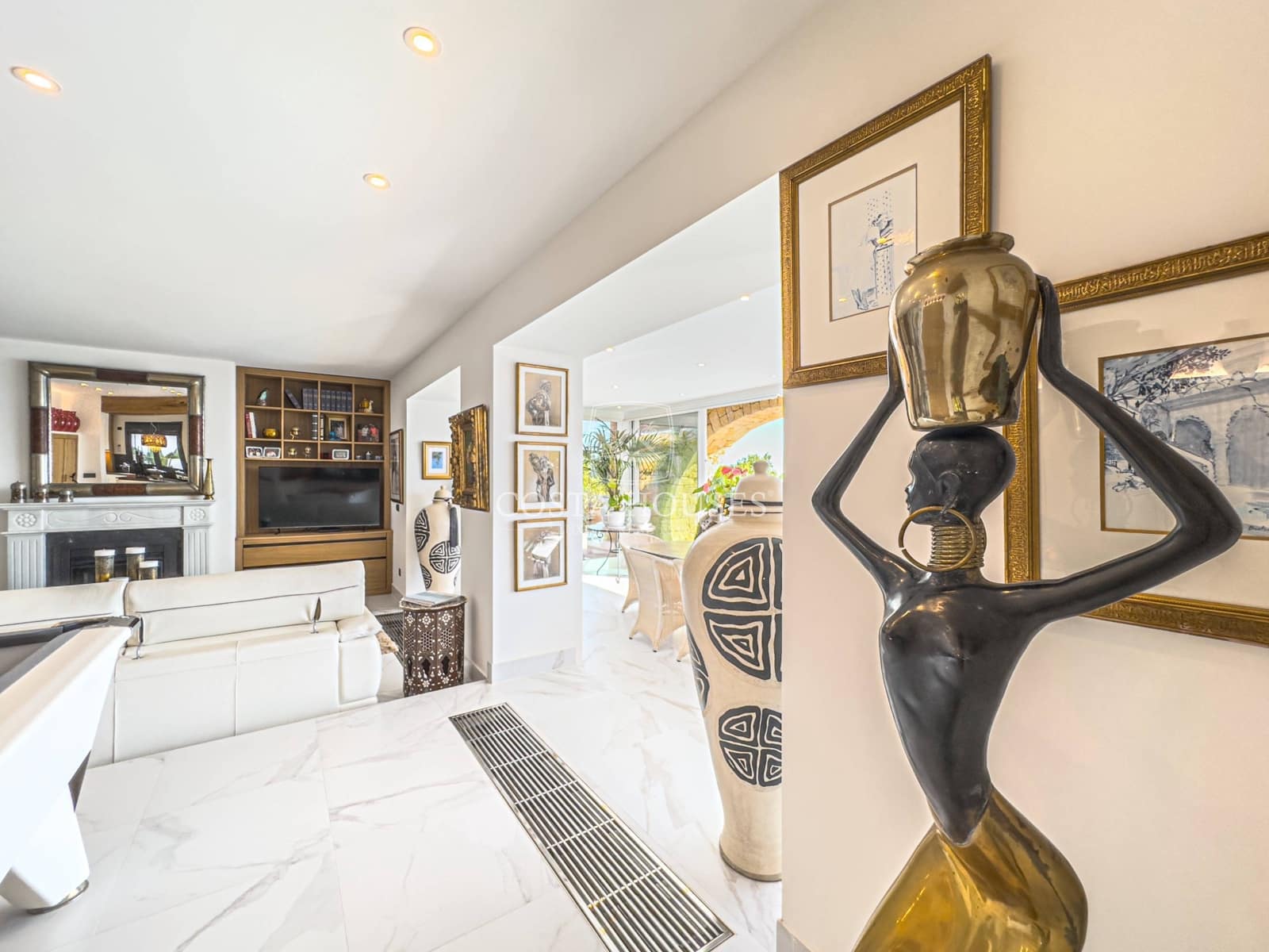 4 bedroom Villa for sale in Benissa with pool garage - € 2,650,000 (Ref: 8864048)