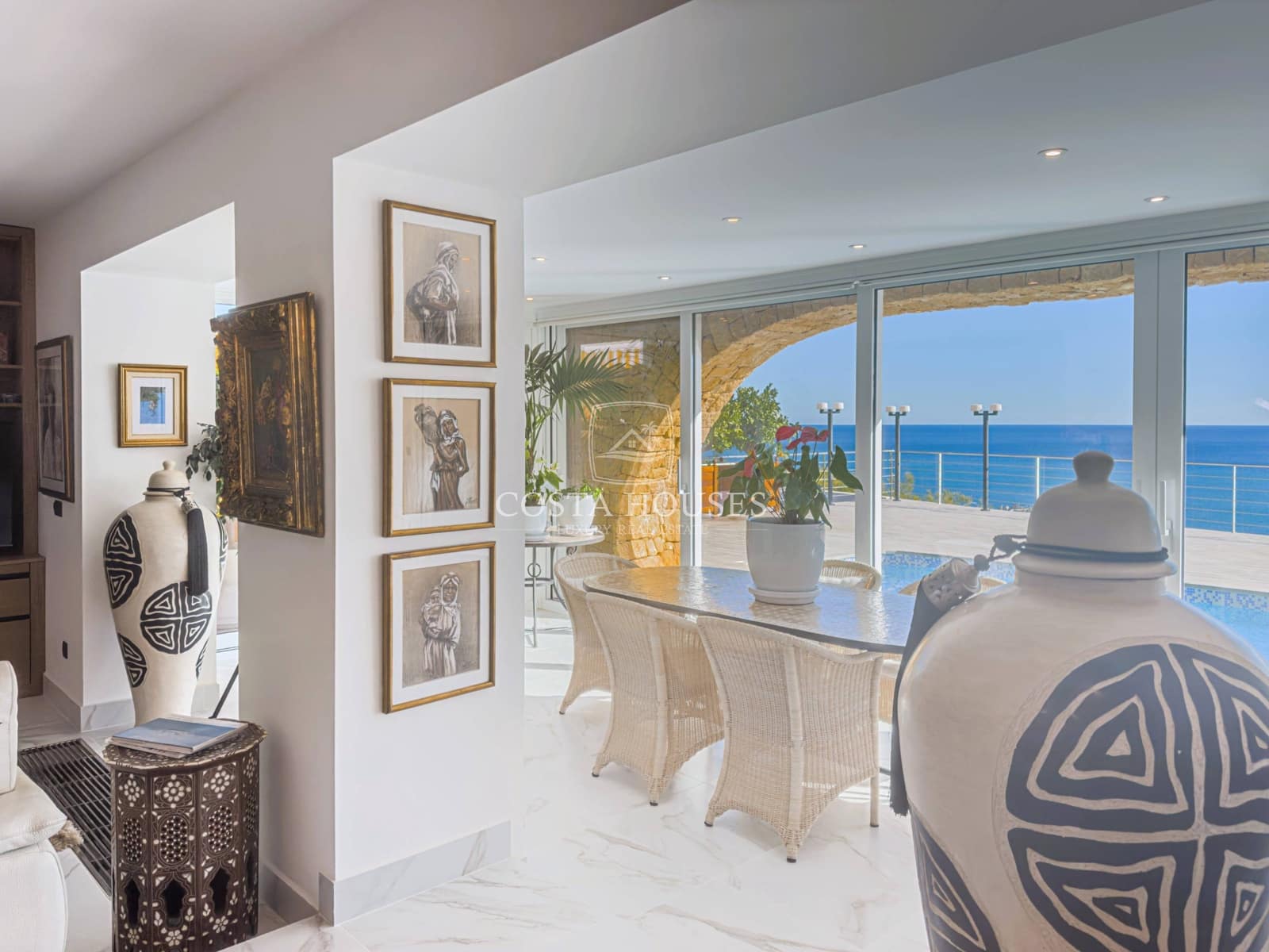 4 bedroom Villa for sale in Benissa with pool garage - € 2,650,000 (Ref: 8864048)