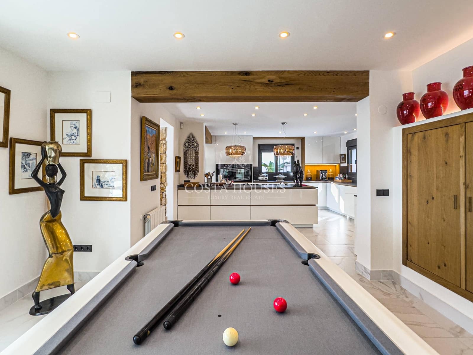 4 bedroom Villa for sale in Benissa with pool garage - € 2,650,000 (Ref: 8864048)