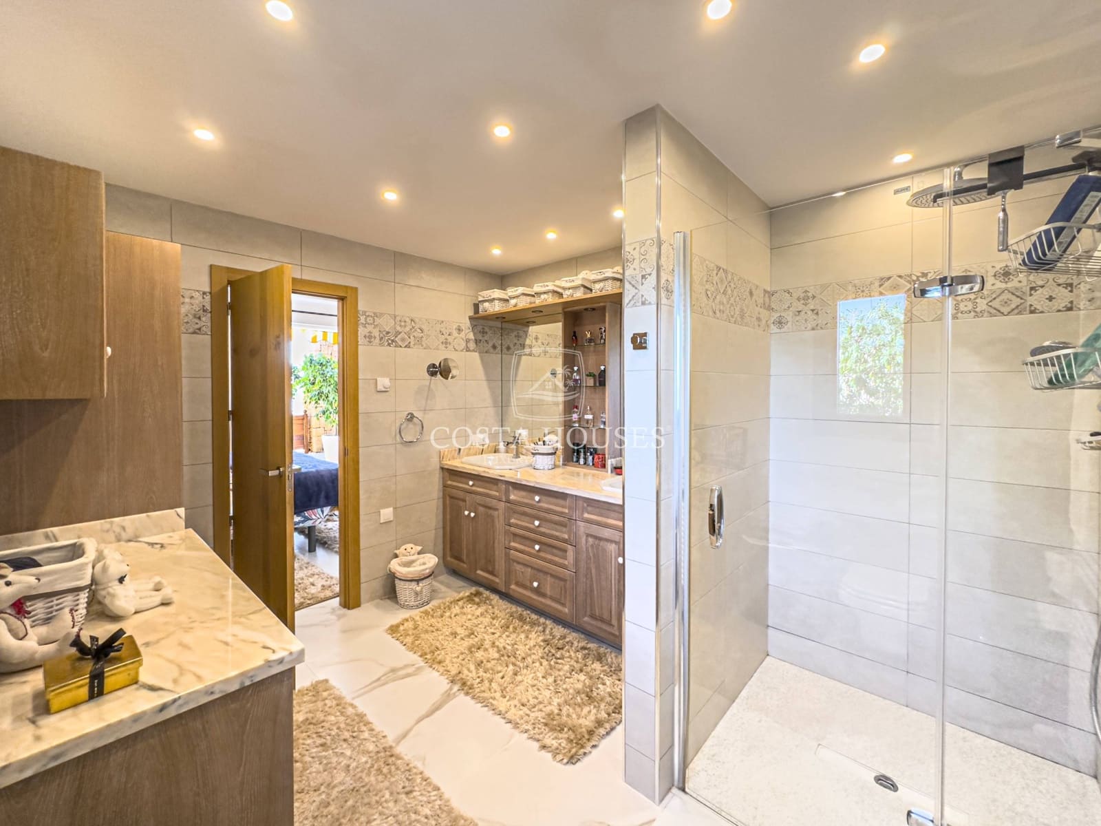 4 bedroom Villa for sale in Benissa with pool garage - € 2,650,000 (Ref: 8864048)