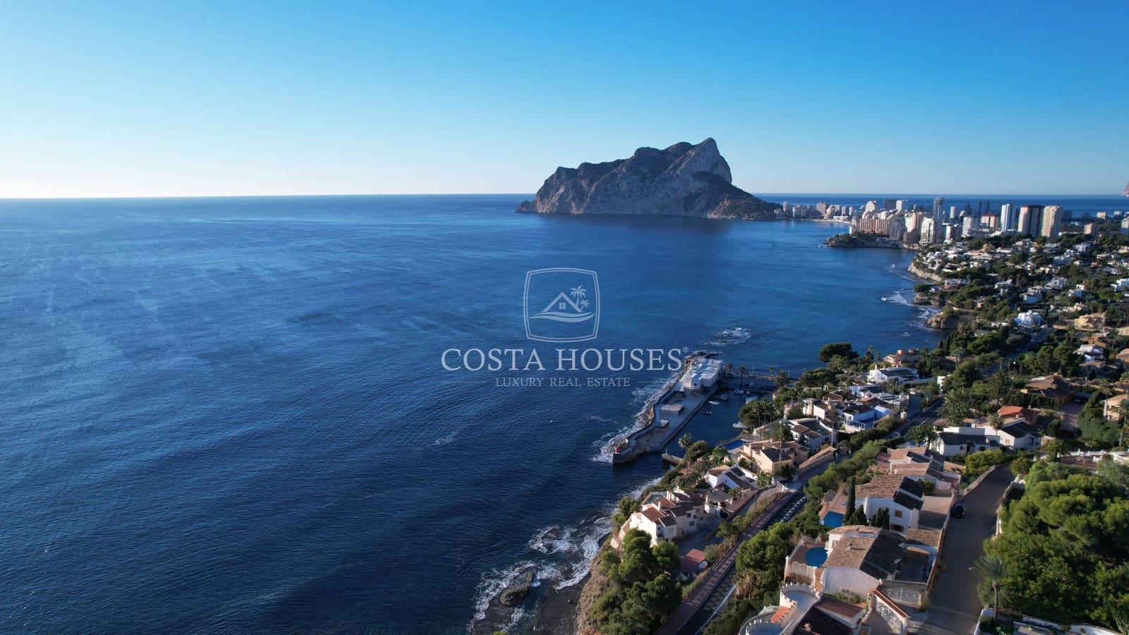 4 bedroom Villa for sale in Benissa with pool garage - € 2,650,000 (Ref: 8864048)