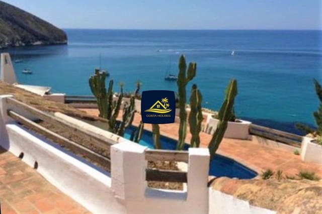 Chalet de 6 habitaciones en Moraira, Teulada-Moraira en venta con piscina garaje - 3.250.000 € (Ref: 8864050)