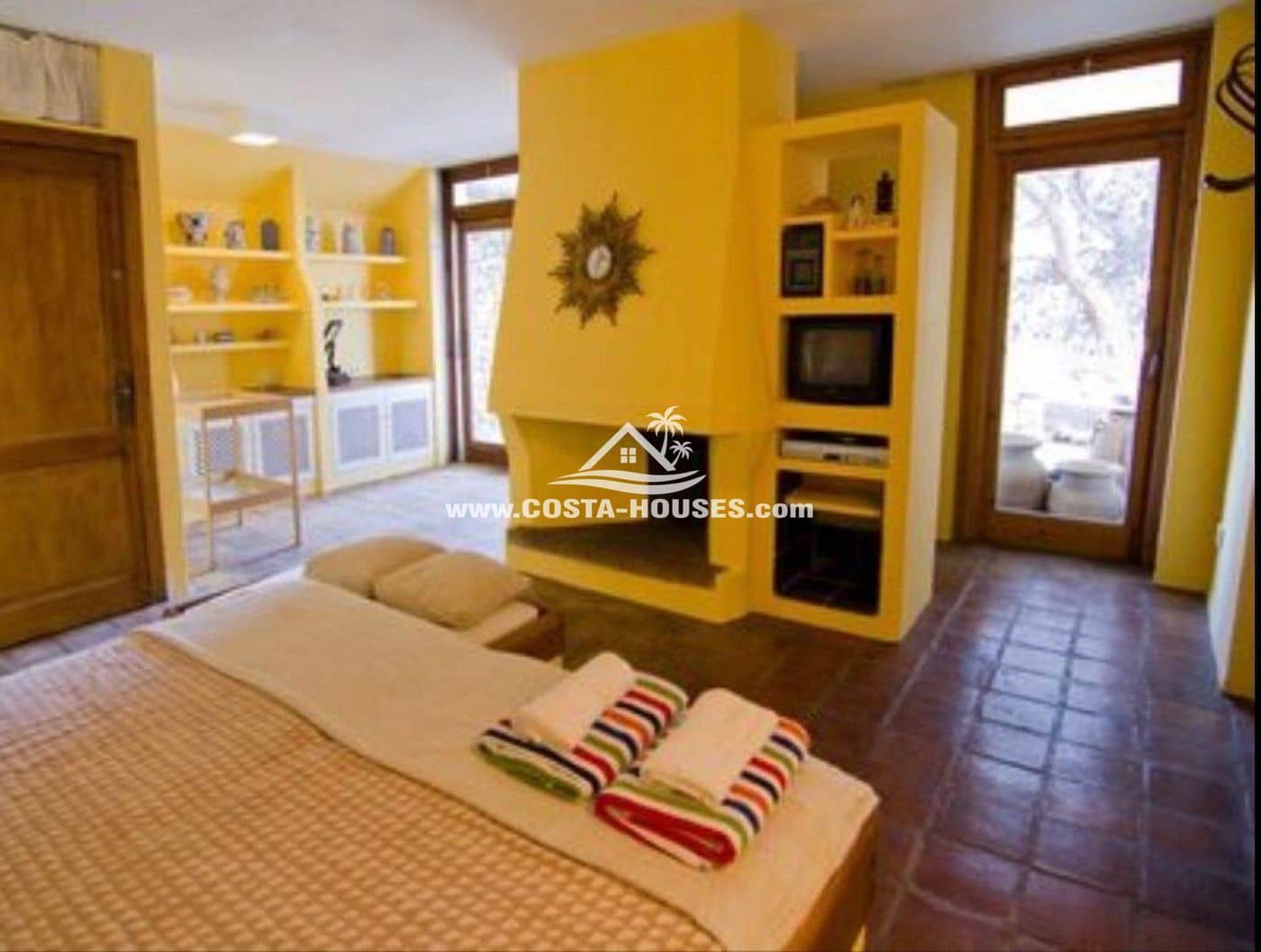 6 bedroom Villa for sale in Moraira with pool garage - € 3,250,000 (Ref: 8864050)