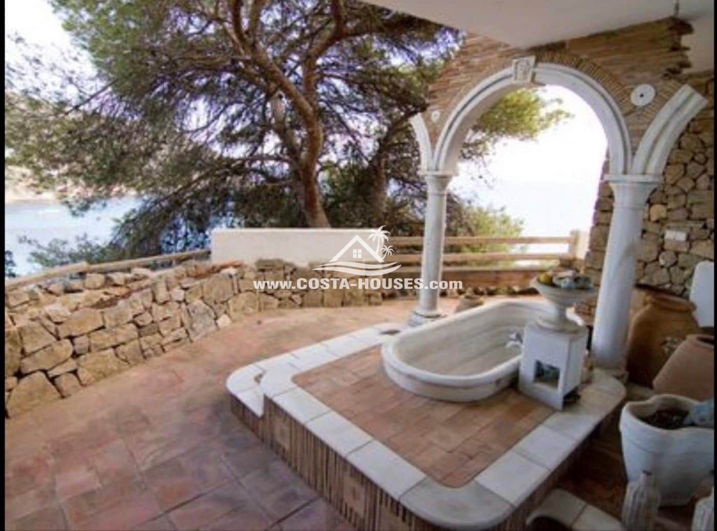 6 bedroom Villa for sale in Moraira with pool garage - € 3,250,000 (Ref: 8864050)