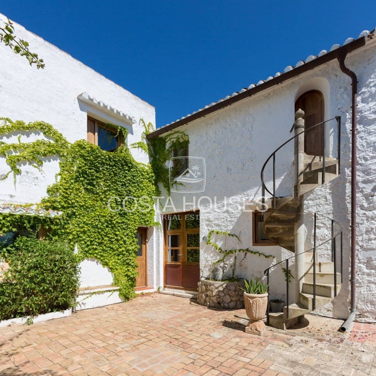 9 soverom Finca/Herregård til salgs i Denia med svømmebasseng garasje - € 3 290 000 (Ref: 8864052)