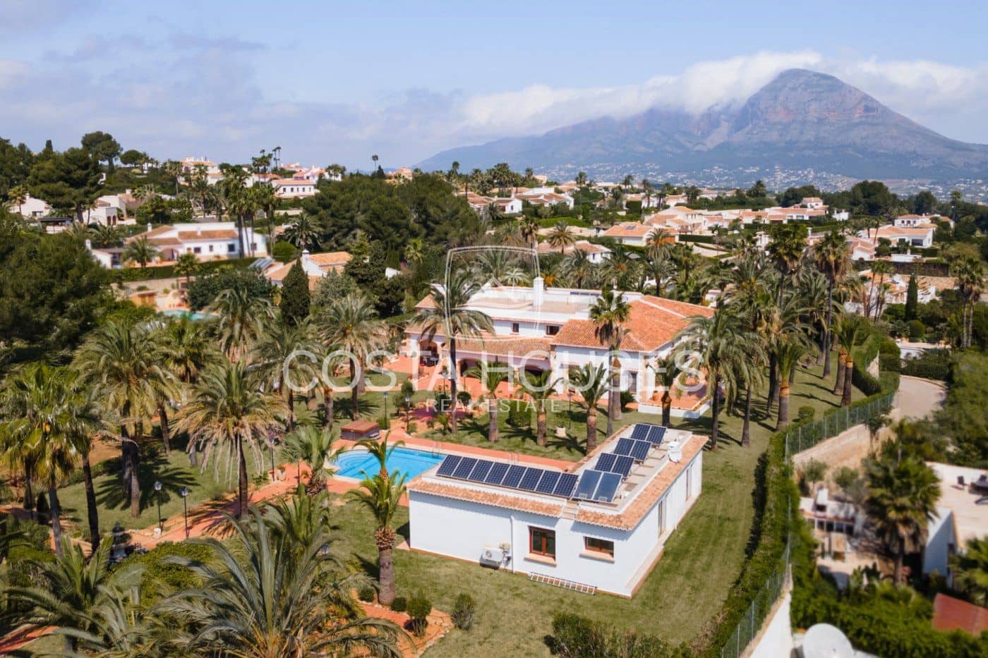 13 quarto Quinta/Casa Rural para venda em Los Cerezos com piscina garagem - 3 450 000 € (Ref: 8864054)