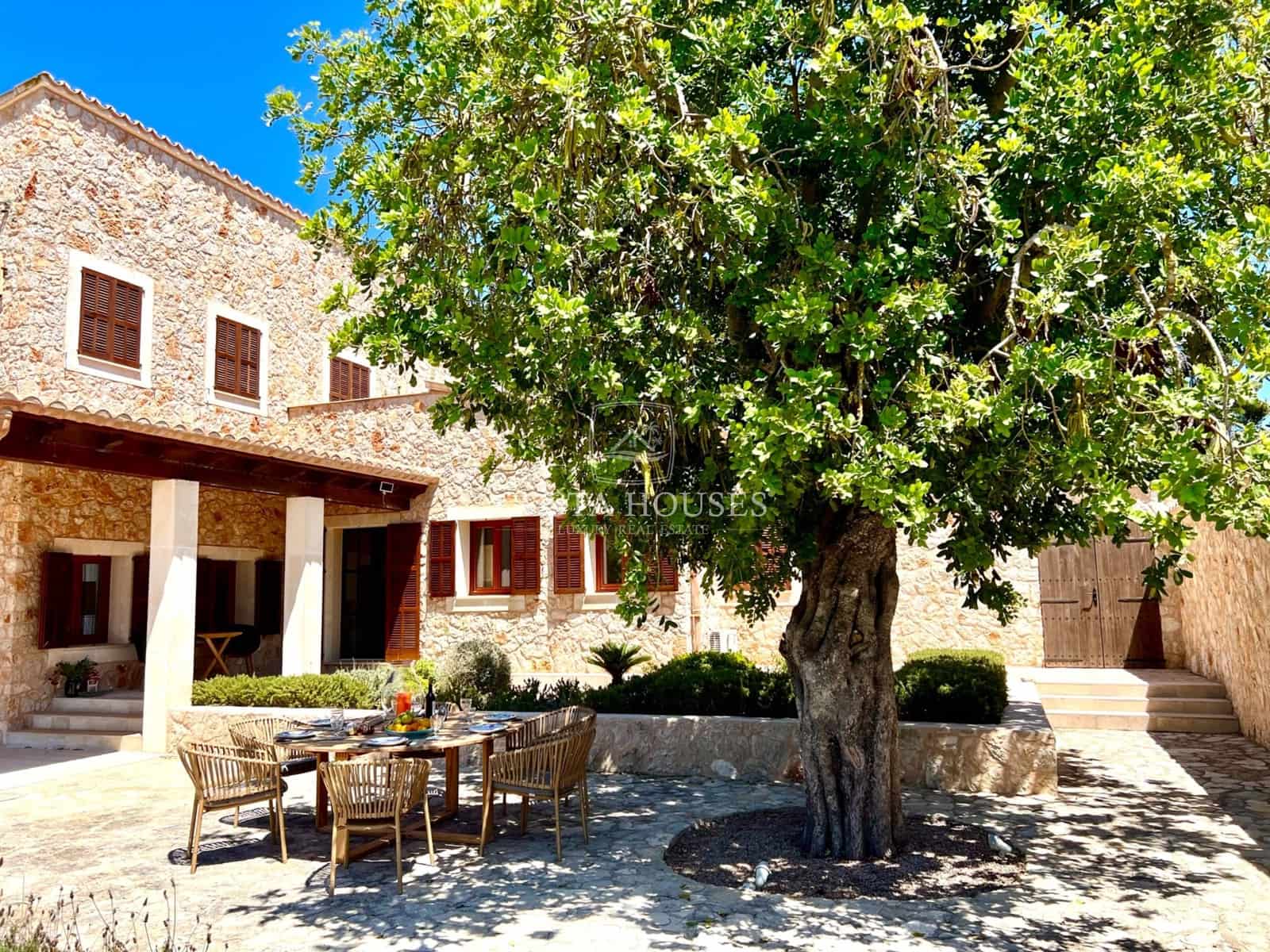 5 slaapkamer Finca/Landhuis te koop in Son Macia met zwembad garage - € 3.490.000 (Ref: 8864057)