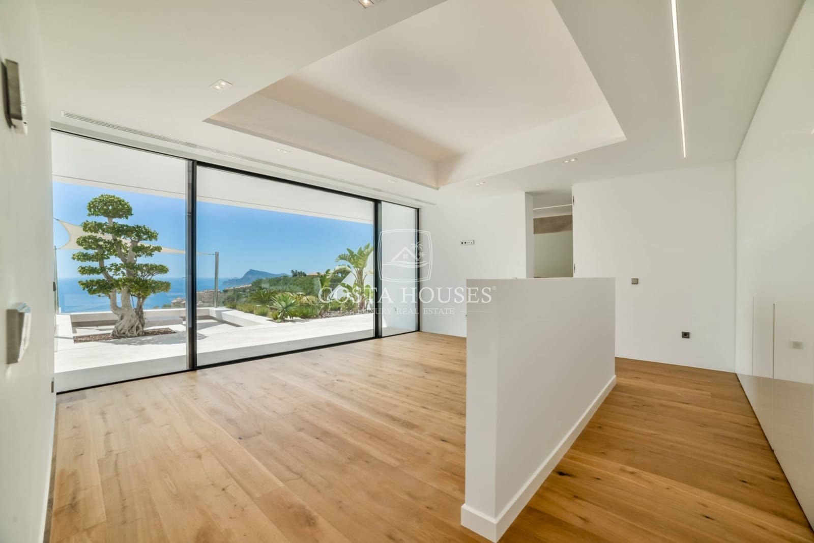 5 bedroom Villa for sale in Altea with pool garage - € 3,500,000 (Ref: 8864062)