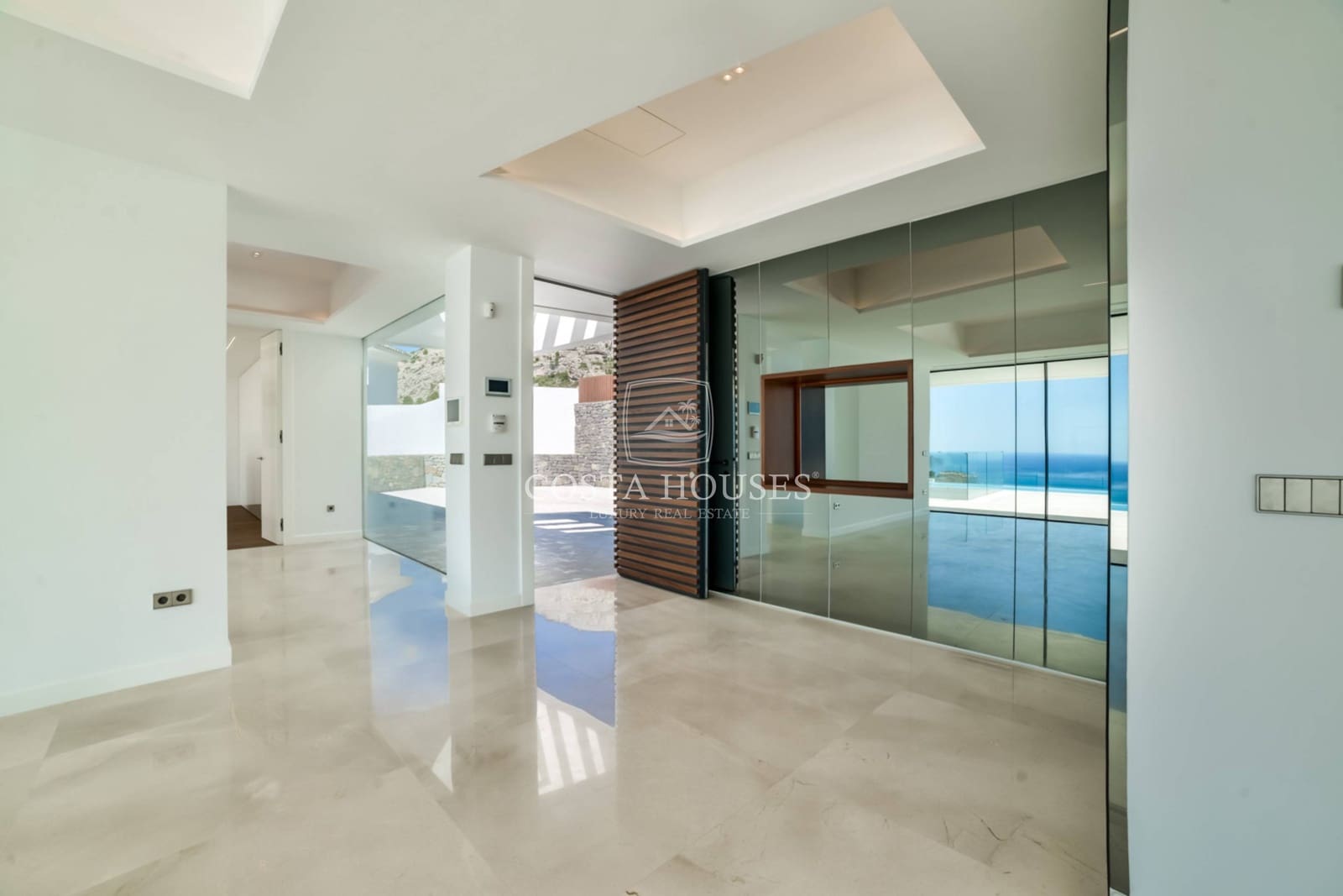 5 bedroom Villa for sale in Altea with pool garage - € 3,500,000 (Ref: 8864062)