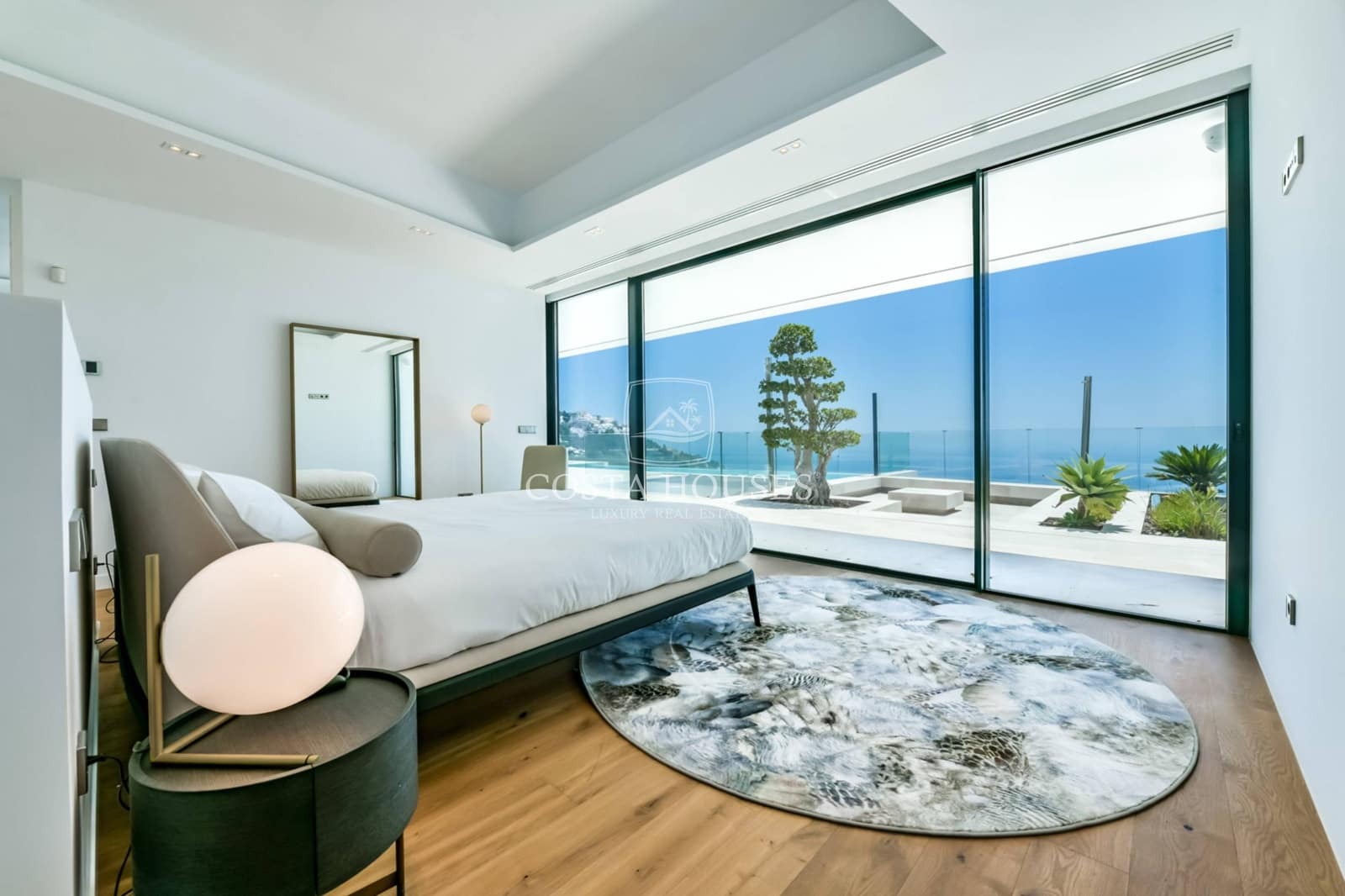 5 bedroom Villa for sale in Altea with pool garage - € 3,500,000 (Ref: 8864062)