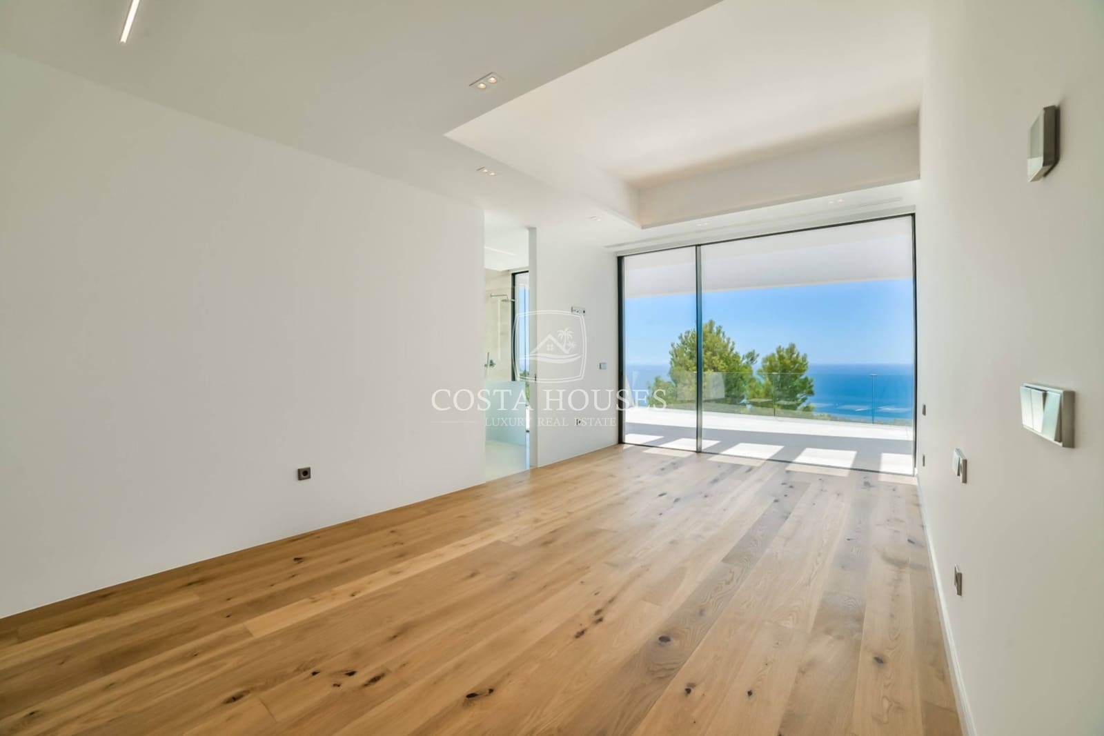 5 bedroom Villa for sale in Altea with pool garage - € 3,500,000 (Ref: 8864062)