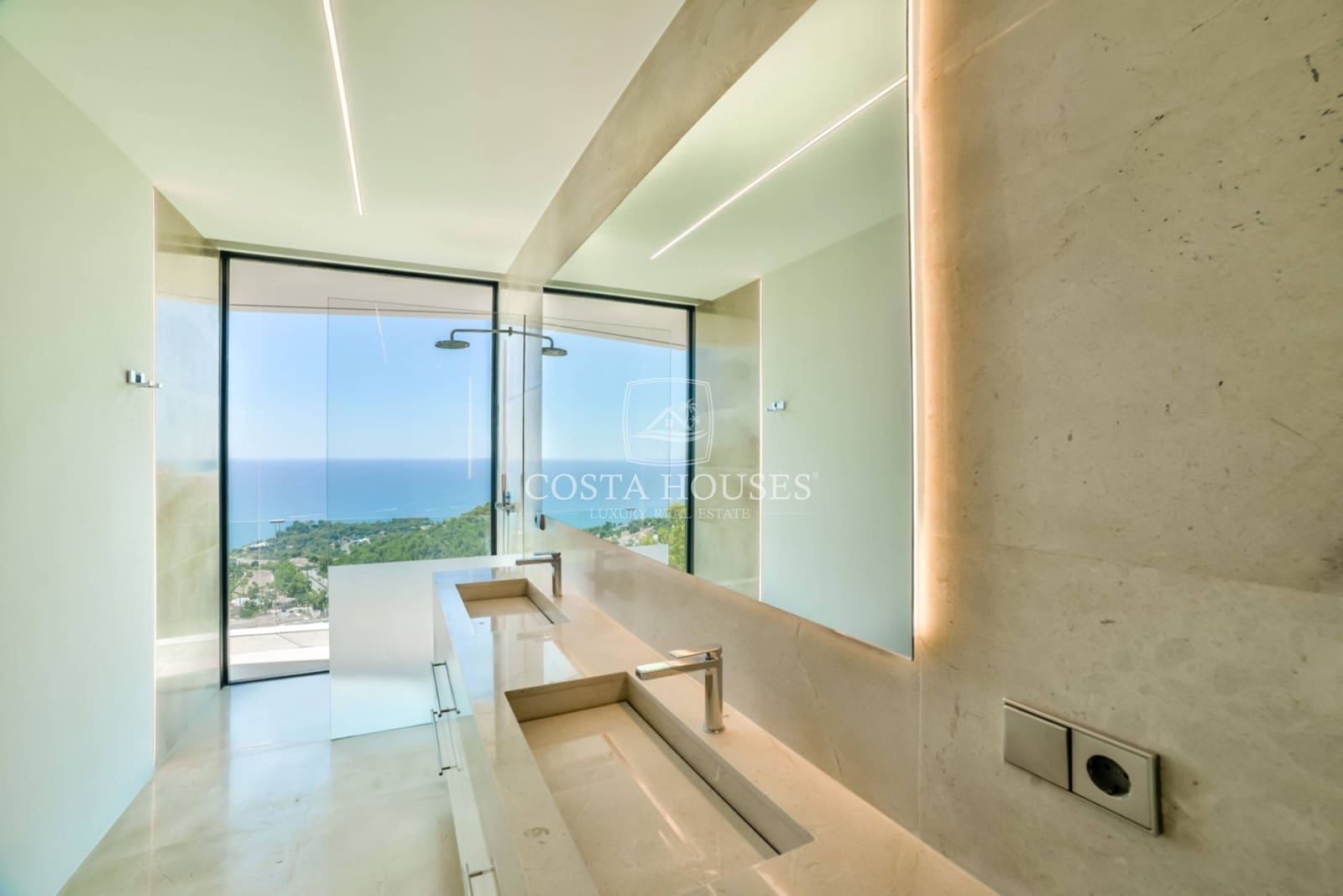 5 bedroom Villa for sale in Altea with pool garage - € 3,500,000 (Ref: 8864062)