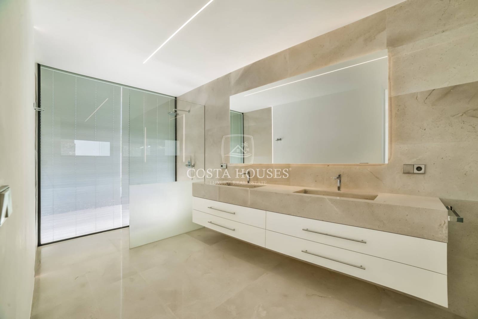 5 bedroom Villa for sale in Altea with pool garage - € 3,500,000 (Ref: 8864062)