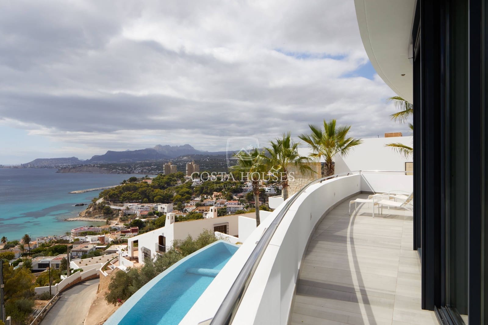 4 bedroom Villa for sale in Moraira with pool - € 3,750,000 (Ref: 8864069)