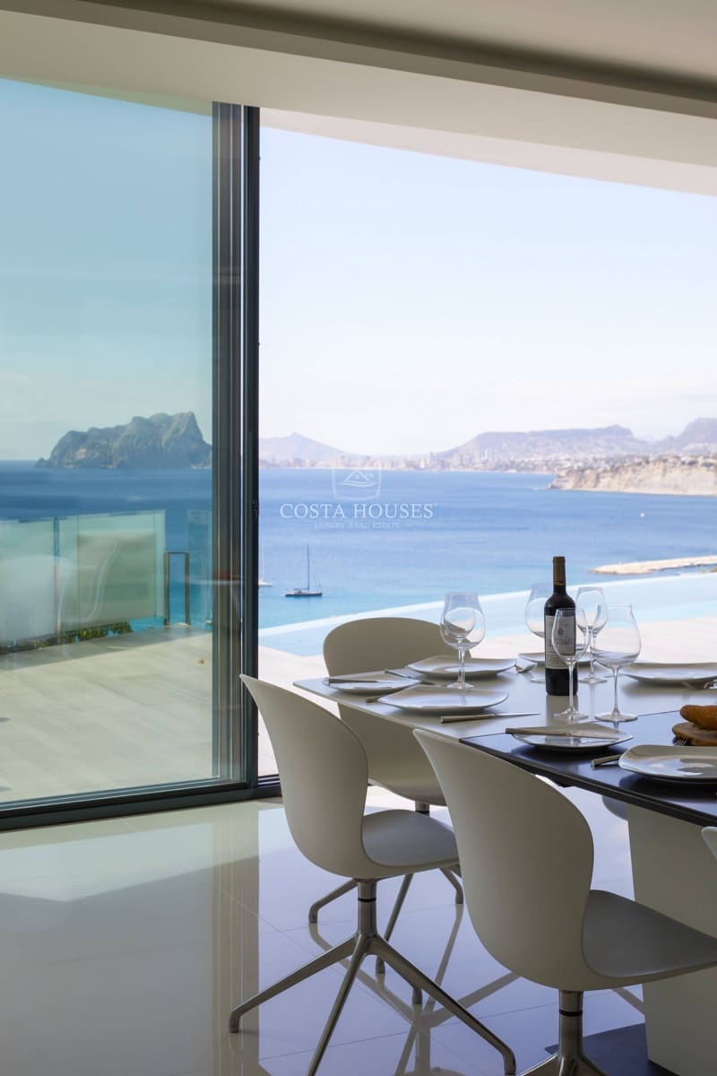 4 bedroom Villa for sale in Moraira with pool - € 3,750,000 (Ref: 8864069)