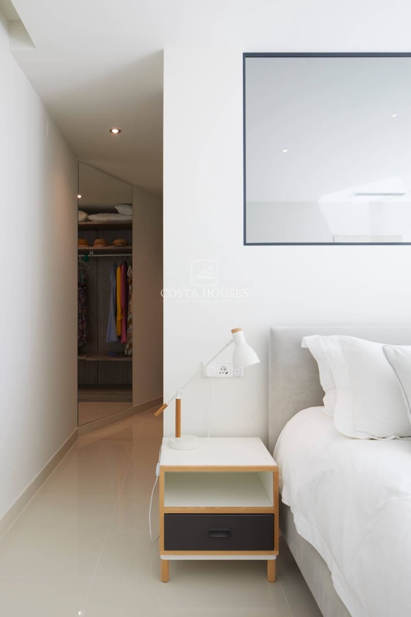 4 bedroom Villa for sale in Moraira with pool - € 3,750,000 (Ref: 8864069)