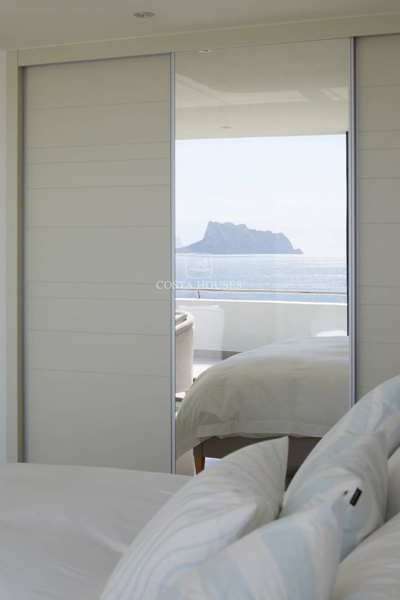 4 bedroom Villa for sale in Moraira with pool - € 3,750,000 (Ref: 8864069)