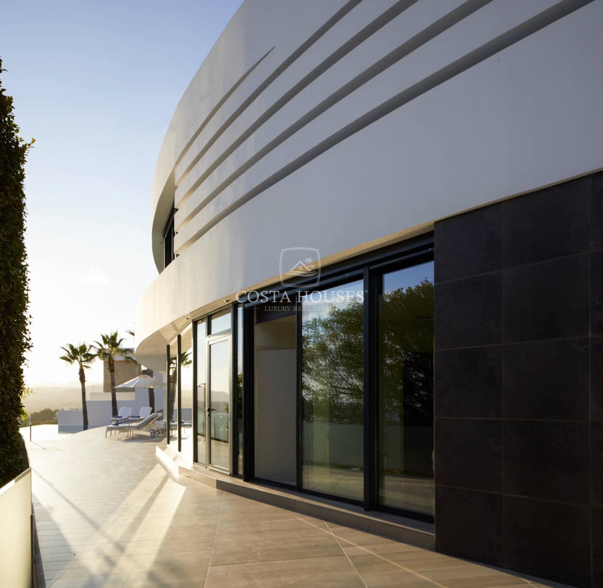 4 bedroom Villa for sale in Moraira with pool - € 3,750,000 (Ref: 8864069)