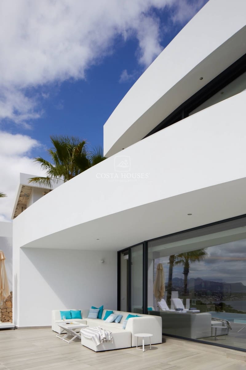 4 bedroom Villa for sale in Moraira with pool - € 3,750,000 (Ref: 8864069)