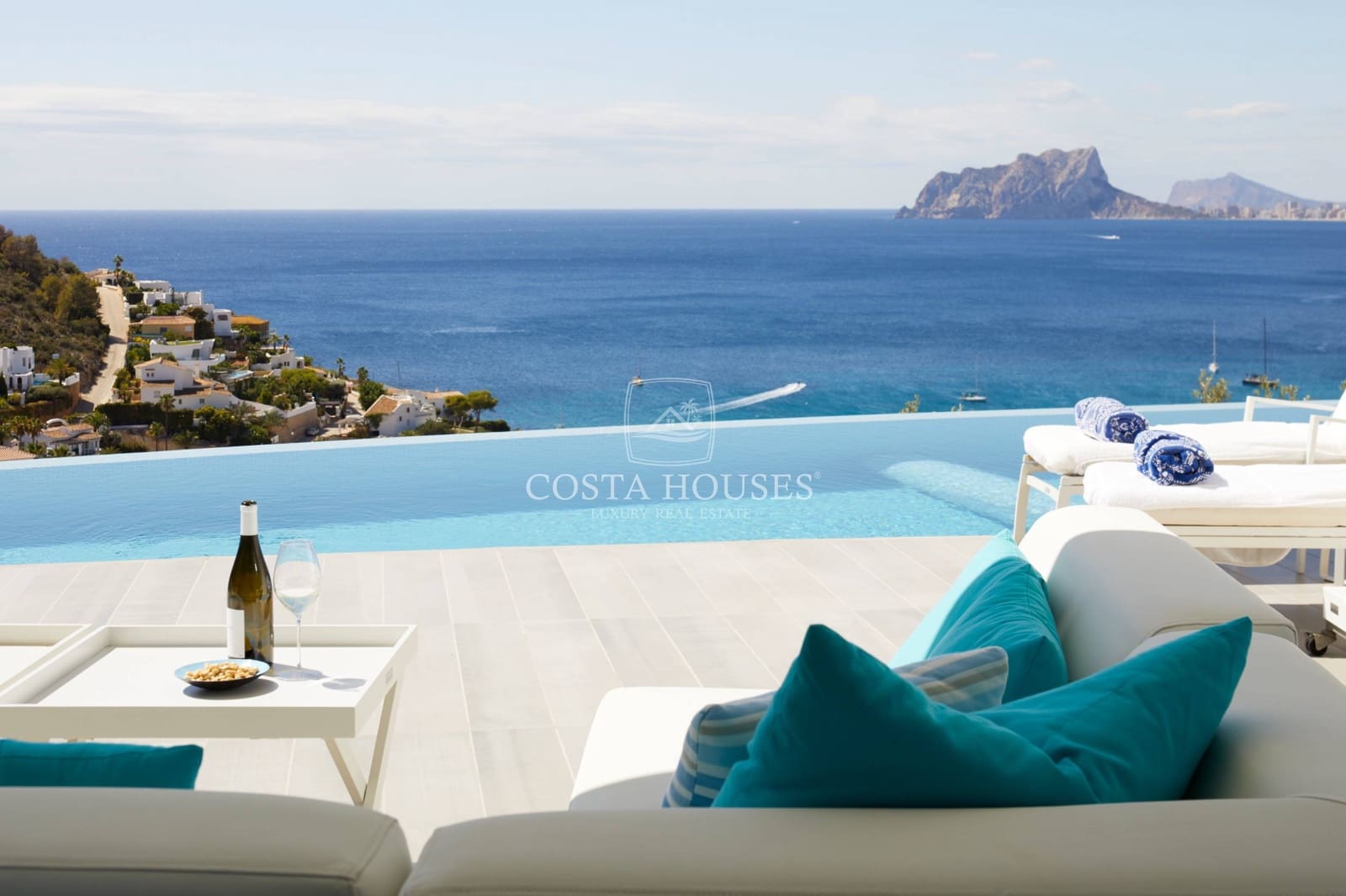 4 bedroom Villa for sale in Moraira with pool - € 3,750,000 (Ref: 8864069)