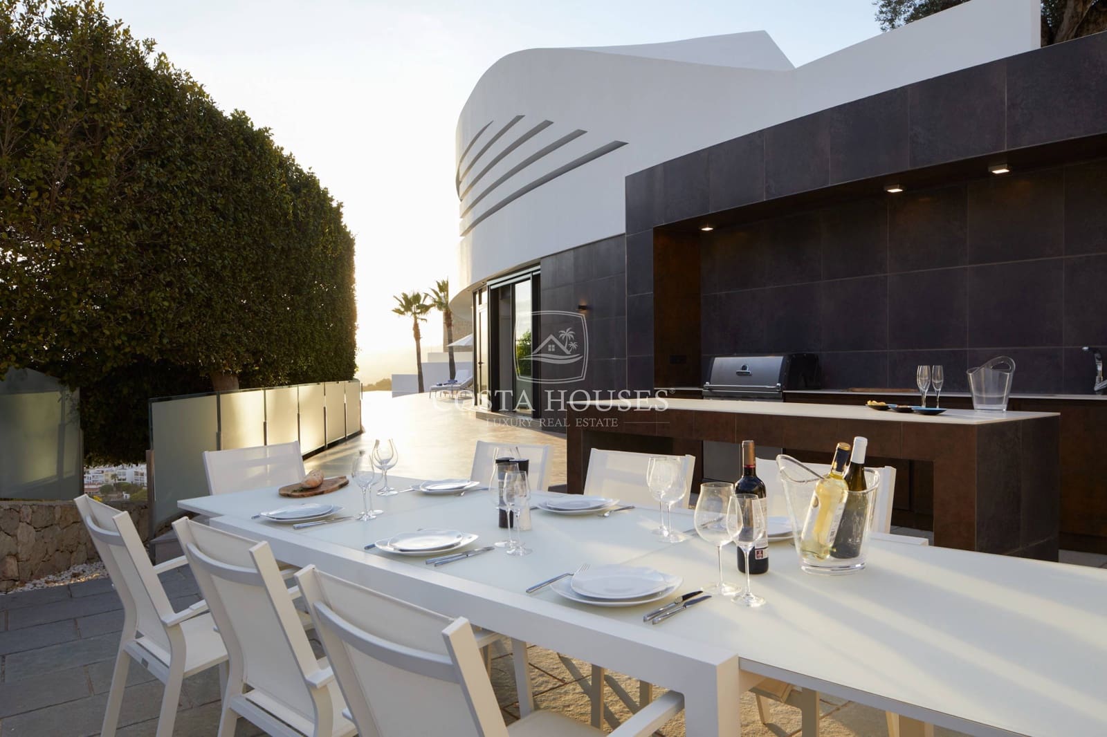 4 bedroom Villa for sale in Moraira with pool - € 3,750,000 (Ref: 8864069)