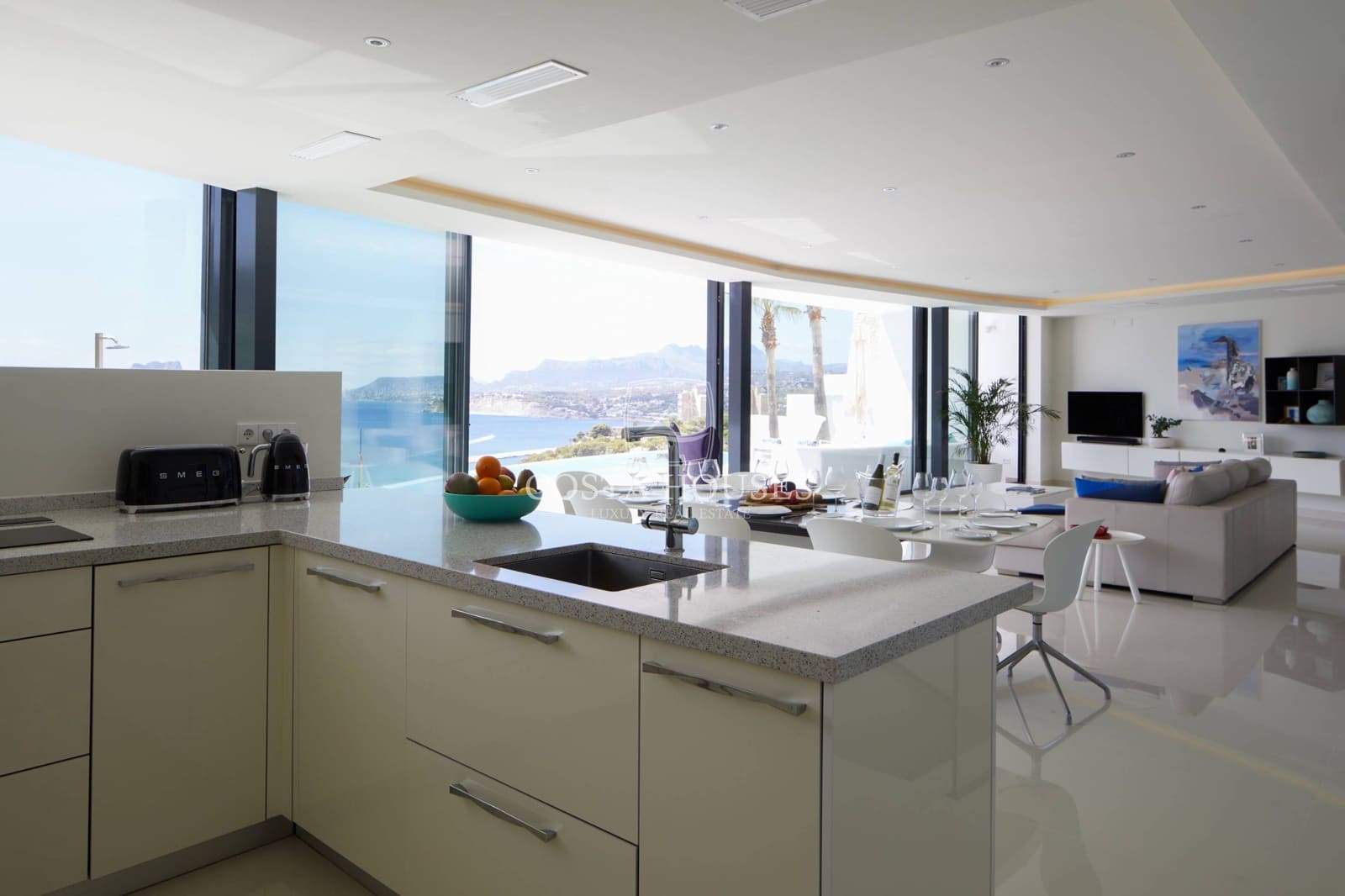 4 bedroom Villa for sale in Moraira with pool - € 3,750,000 (Ref: 8864069)