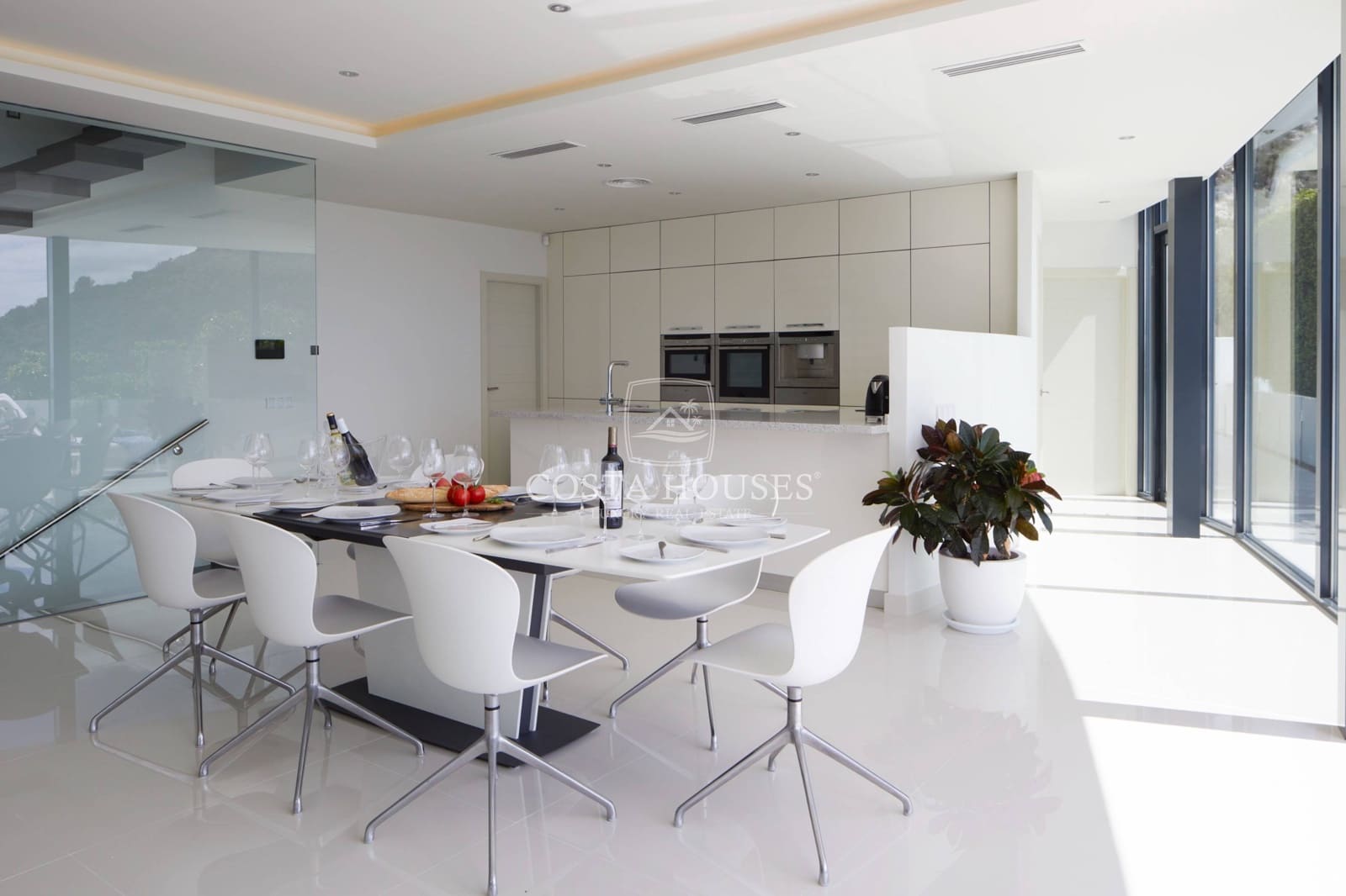 4 bedroom Villa for sale in Moraira with pool - € 3,750,000 (Ref: 8864069)