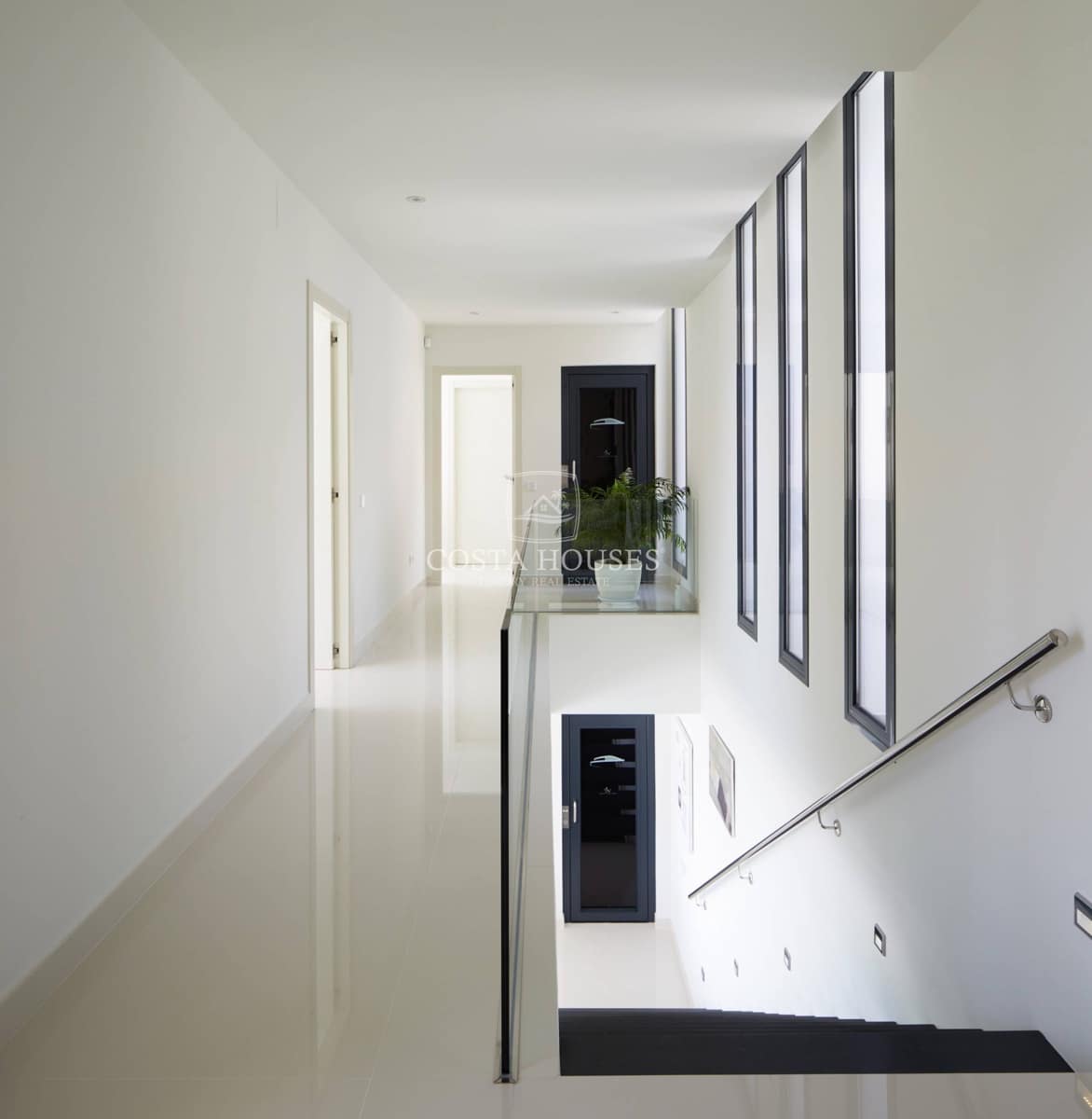 4 bedroom Villa for sale in Moraira with pool - € 3,750,000 (Ref: 8864069)